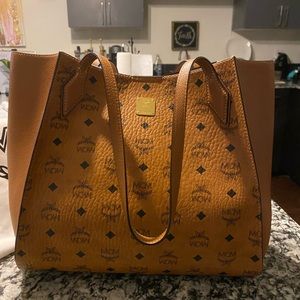MCM Luisa Shopper w/ original Bag